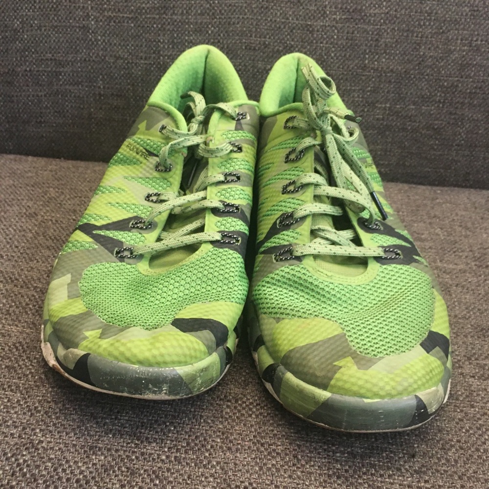 Nike camo print training sneaker